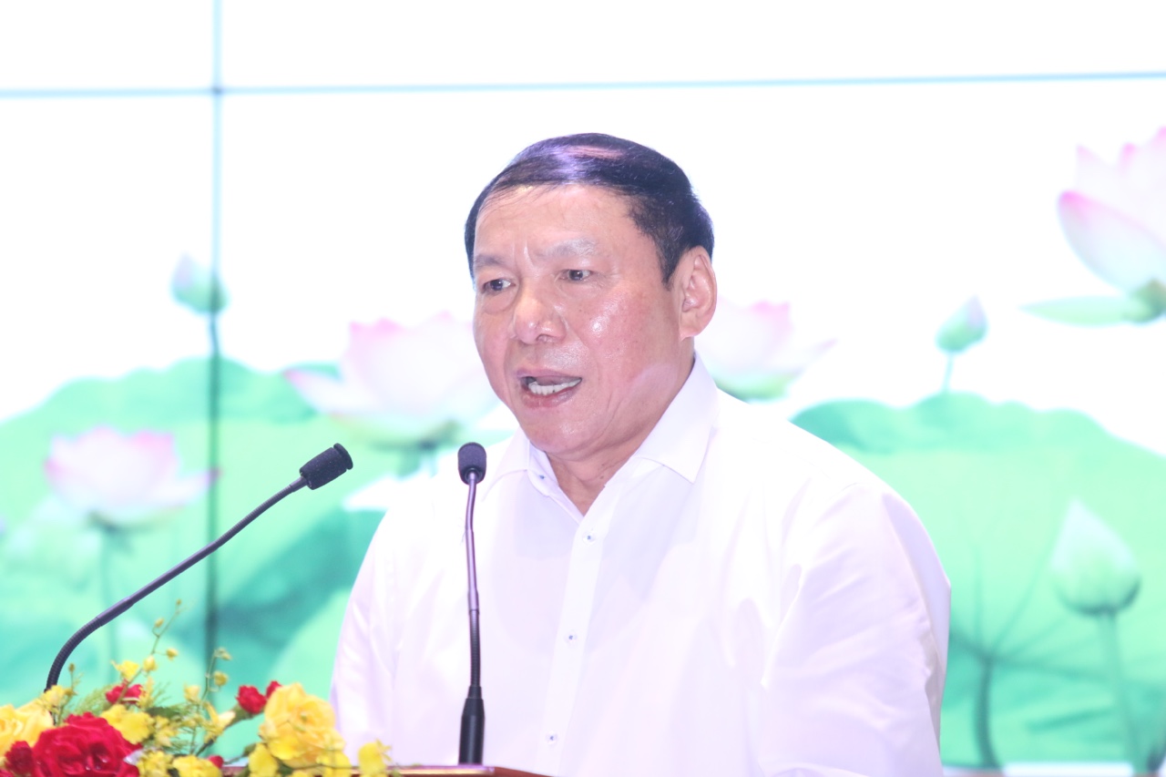 Bộ trưởng Nguyễn Văn Hùng phát biểu tại hội nghị